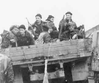 КАДР ИЗ ФИЛЬМА «Отъезд сводного отряда Свердловской милиции из Грозного»