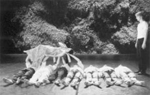 КАДР ИЗ ФИЛЬМА “ПОГОВОРИ С НЕЙ”