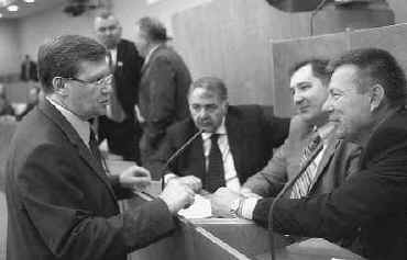 ДЕПУТАТЫ РЕШИЛИ, ЧТО СТАНДАРТАМИ ОНИ ЗАЙМУТСЯ НАКАНУНЕ ВЫБОРОВ