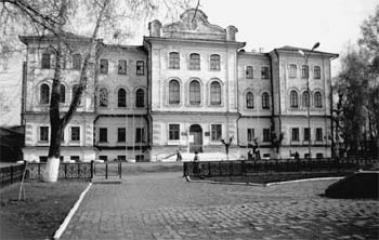 Школа, где работала уборщицей жена Буденного