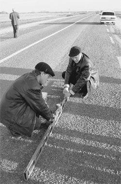 В пилотных регионах Заем МБРР стимулирует приток денег в сферы, напрямую с образованием не связанные. Например, благодаря программе “школьный автобус” начинается строительство дорог